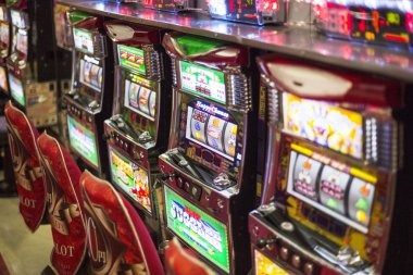 Roulette wheel spinning on katakjitu live table